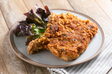 Costeleta de vitela aromática à milanesa