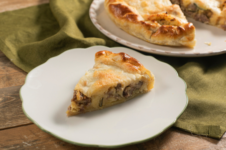 Torta salgada de batata e linguiça