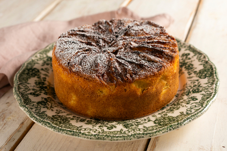 Bolo de maçã na air fryer