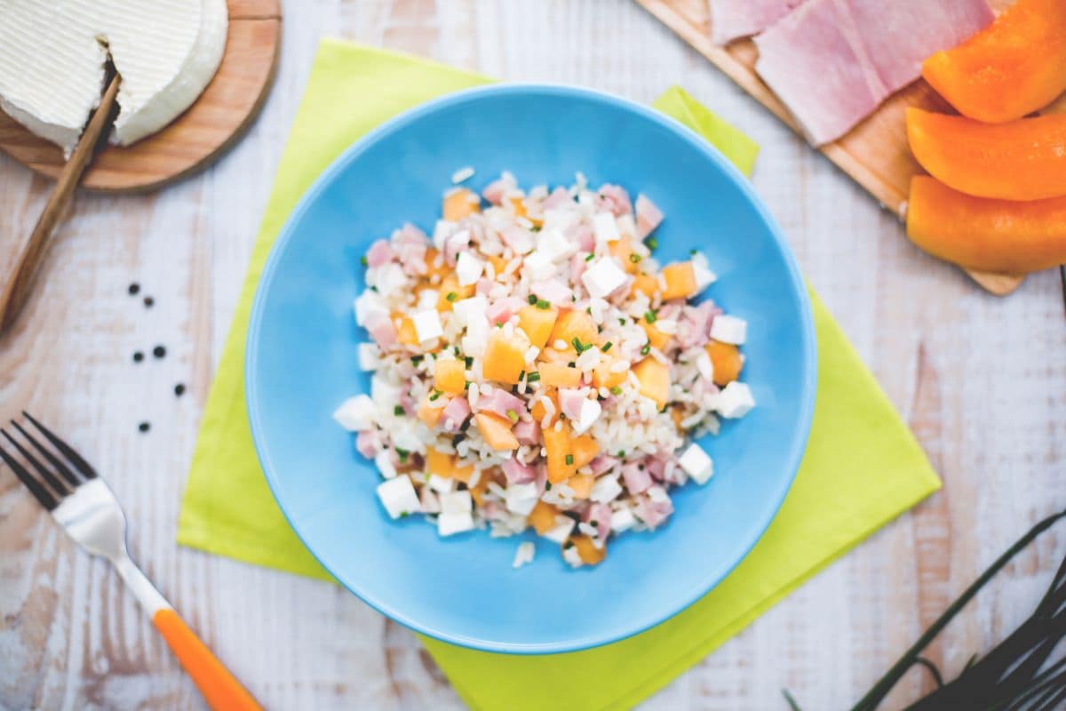Salada de arroz com presunto e melão