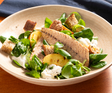 Salada de pêssego com cavala