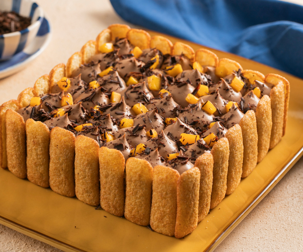 Tiramisu de manga e chocolate com Pavesini