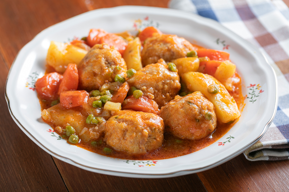 Almôndegas de frango ao molho