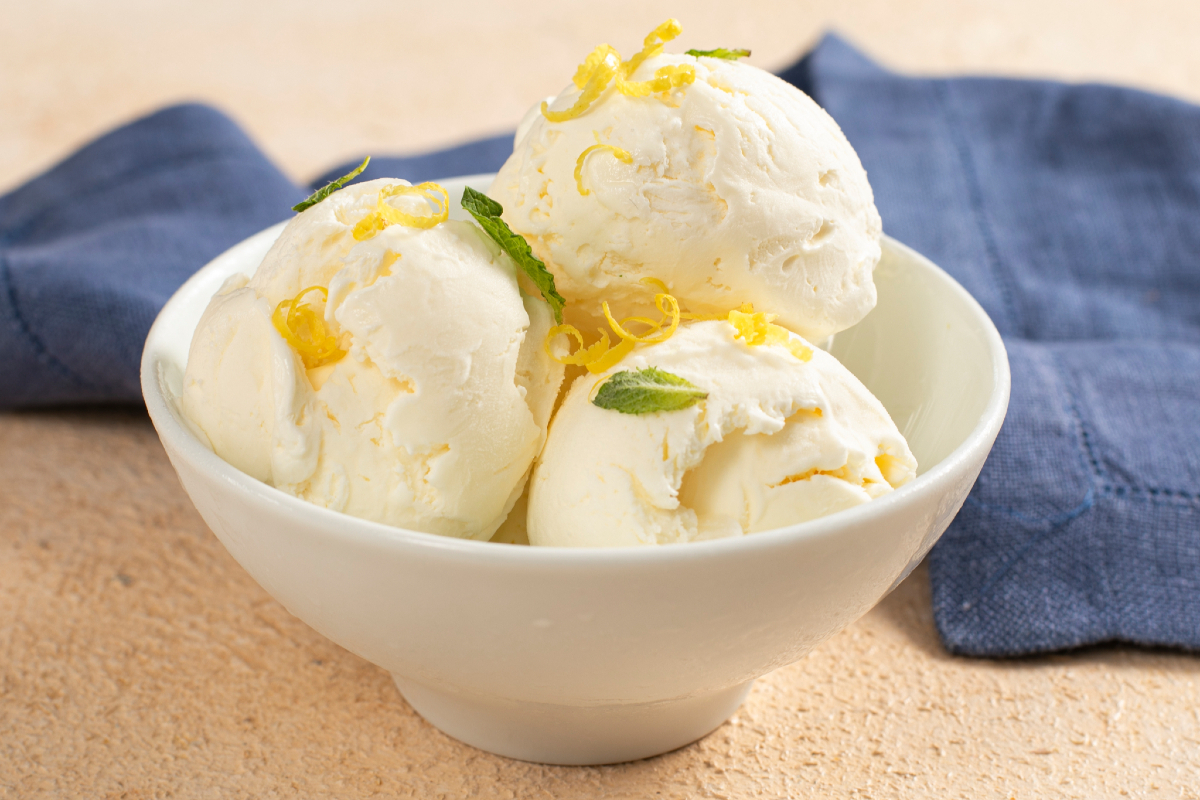 Sorvete de limão sem sorveteira com 3 ingredientes
