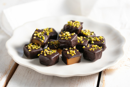 Cubinhos de melão com chocolate