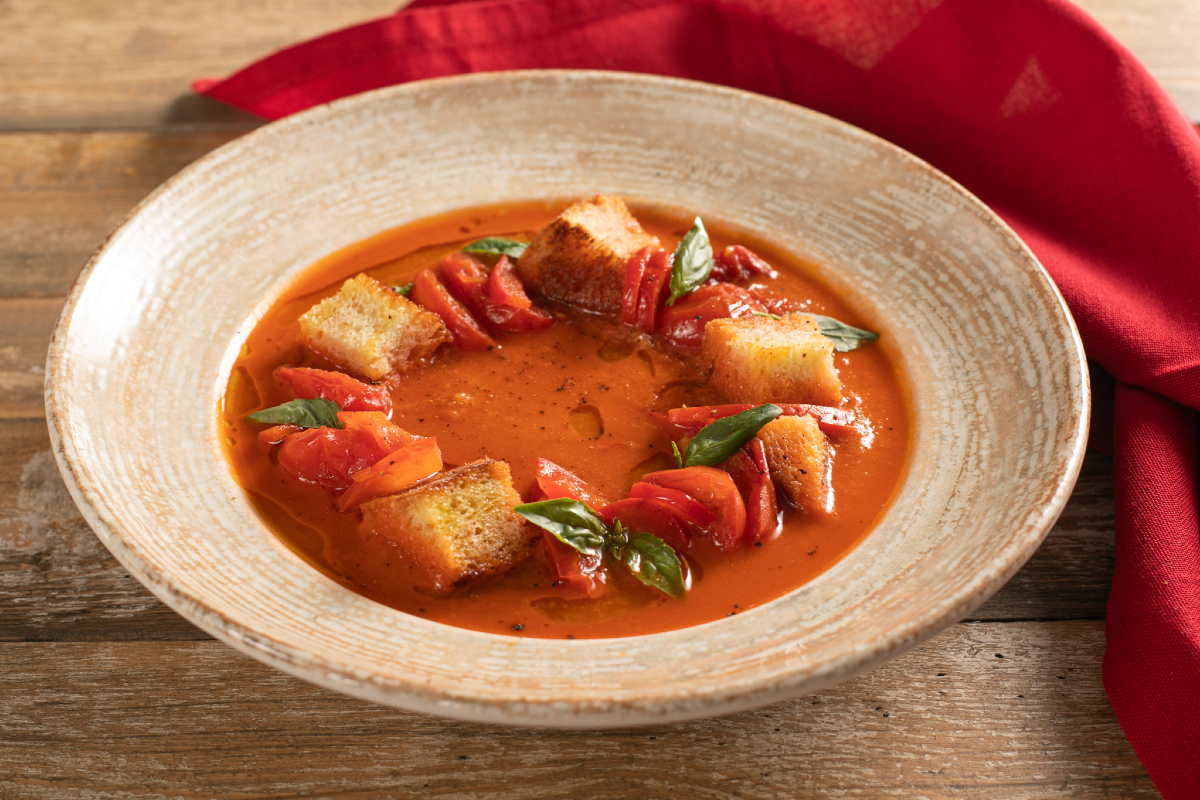Gazpacho com molho de tomate