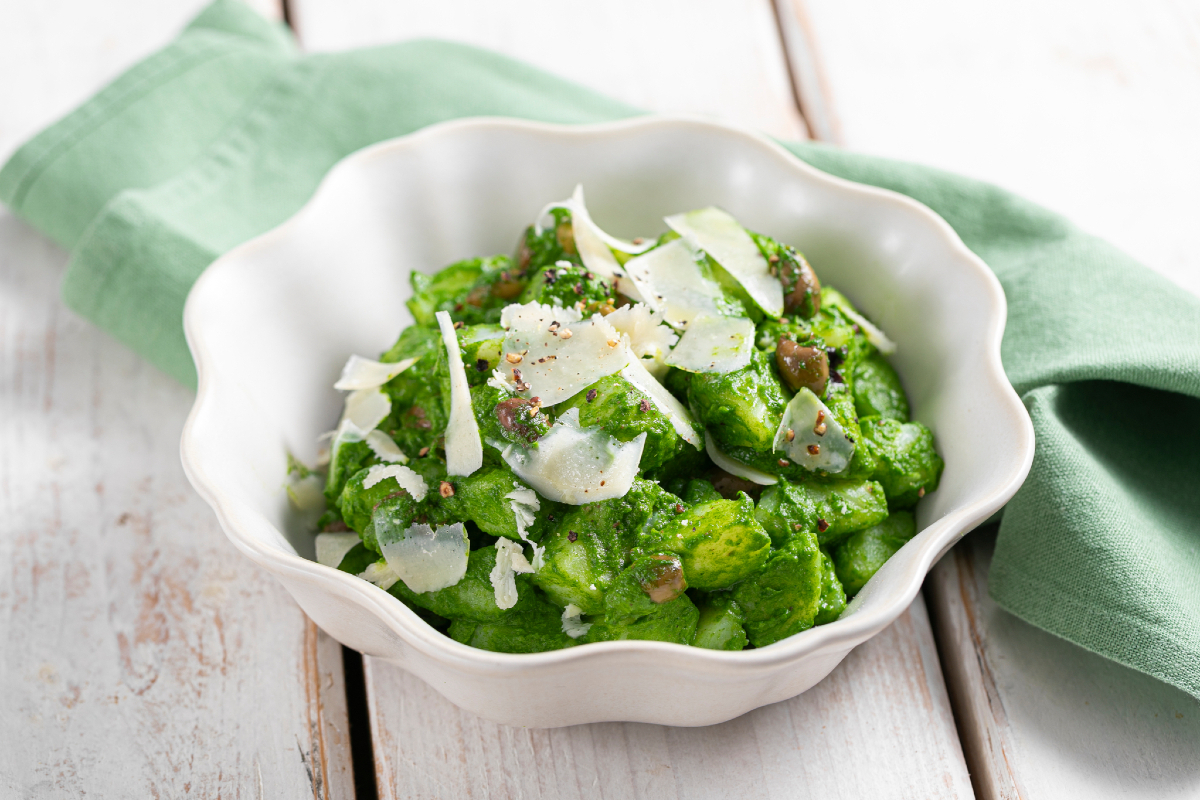 Salada de batatas com creme de rúcula