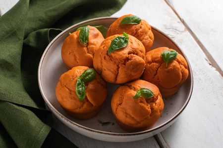 Muffins salgados de tomate