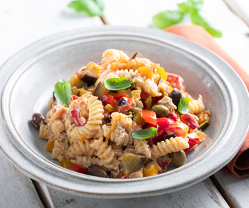 Salada de macarrão cremosa