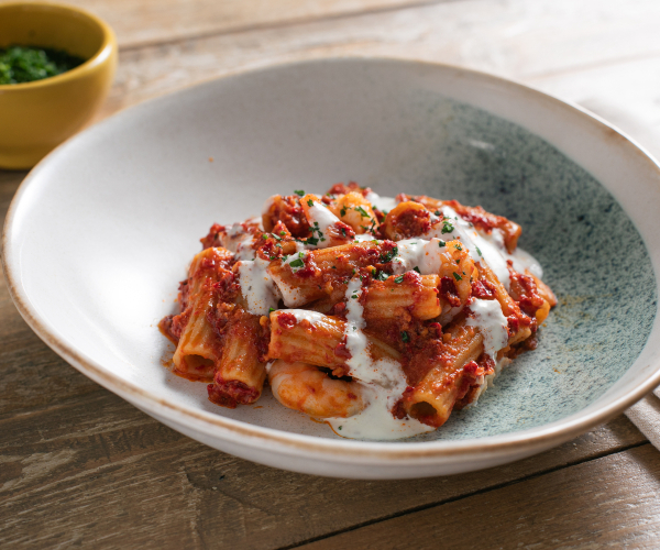 Massa integral com nduja, mazzancolle e stracciatella