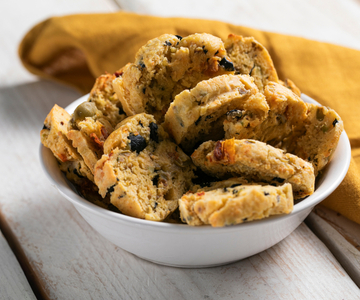 Biscoitos salgados com azeitonas