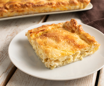 Torta de massa folhada com maçã e ricota