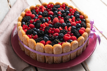 Charlotte de frutas vermelhas