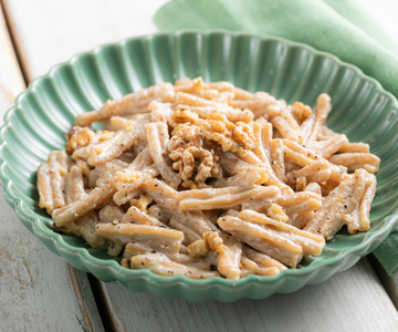 Macarrão com pesto de nozes e mel