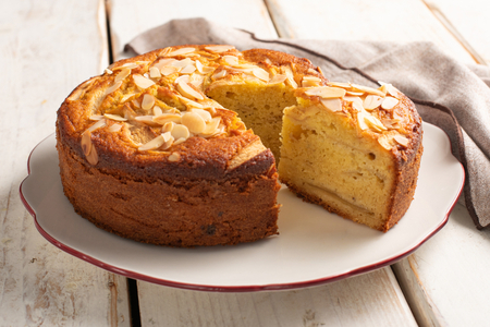 Bolo de maçã com farinha de amêndoas