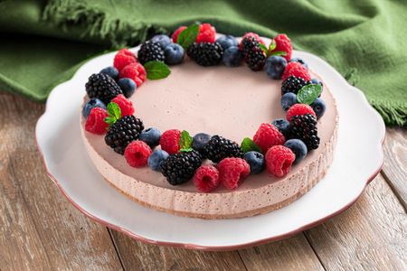 Cheesecake leve de frutas vermelhas