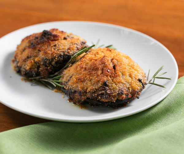 Cogumelos portobello recheados vegetarianos