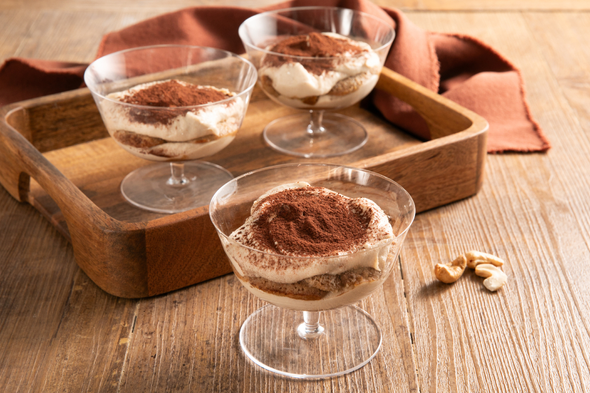 Tiramisu vegano de castanha-de-caju
