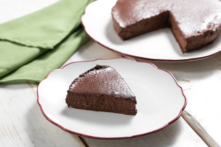 Bolo de pera e chocolate com só 2 ingredientes