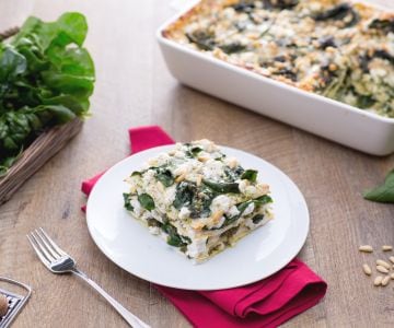 Lasanha com creme de pesto, ricota e espinafre
