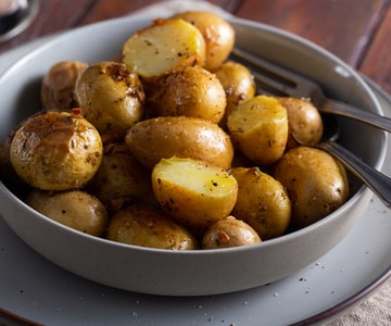 Batatas novas com alecrim