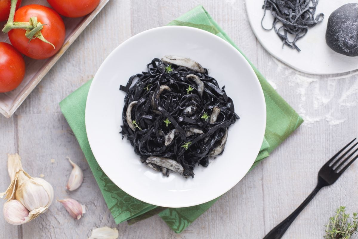 Tagliolini ao duplo nero di seppia