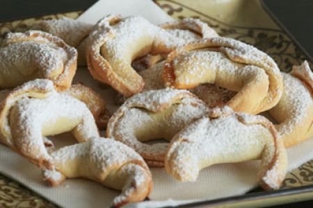 Croissants recheados com geleia