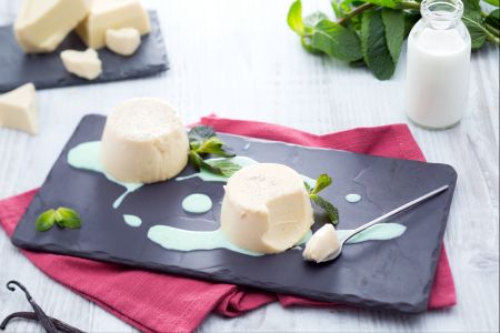 Bavaroise de chocolate branco e molho de menta