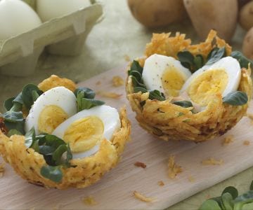 Ninhos de batata com ovos