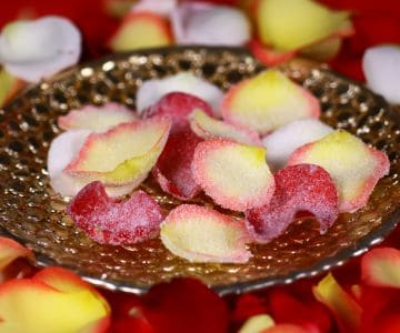 Pétalas de rosa cristalizadas