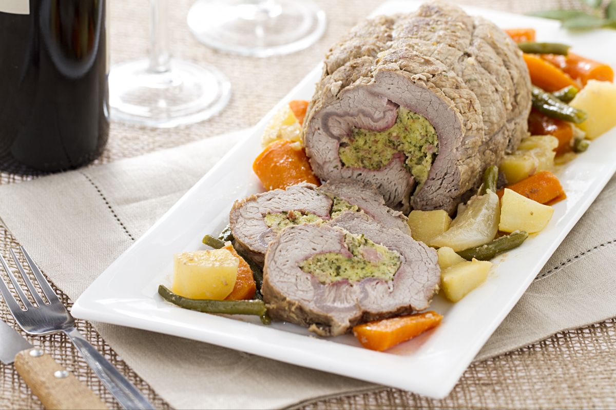 Rolo de vitela com legumes