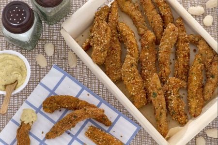 Palitos de frango com molho de mostarda