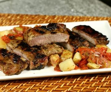Costelas temperadas com molho cítrico