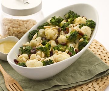 Salada de brócolis, couve-flor e endívia belga