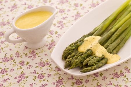 Aspargos com zabaione salgado