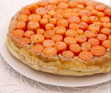 Torta invertida de cenoura e cebola