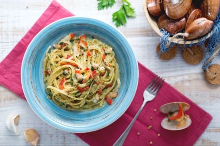Tagliatelle com alcachofras e fasolari