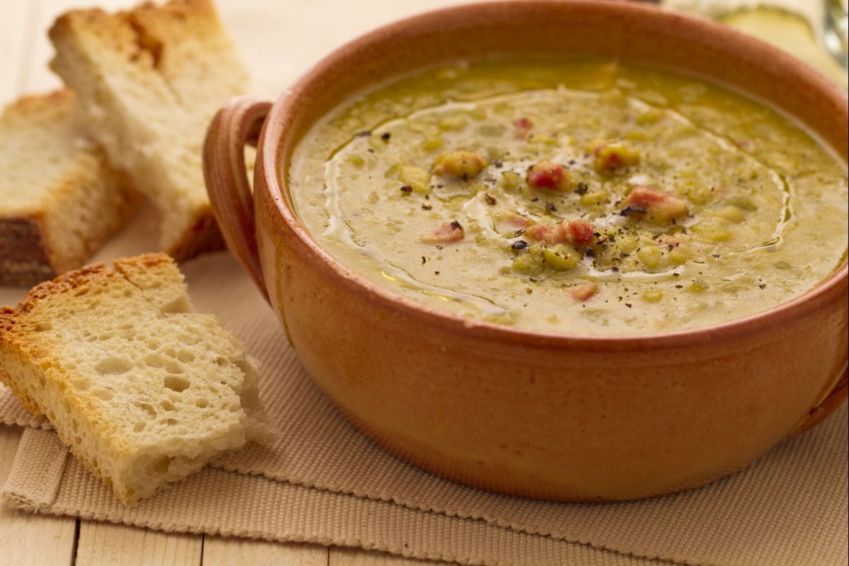 Sopa de ervilhas partidas