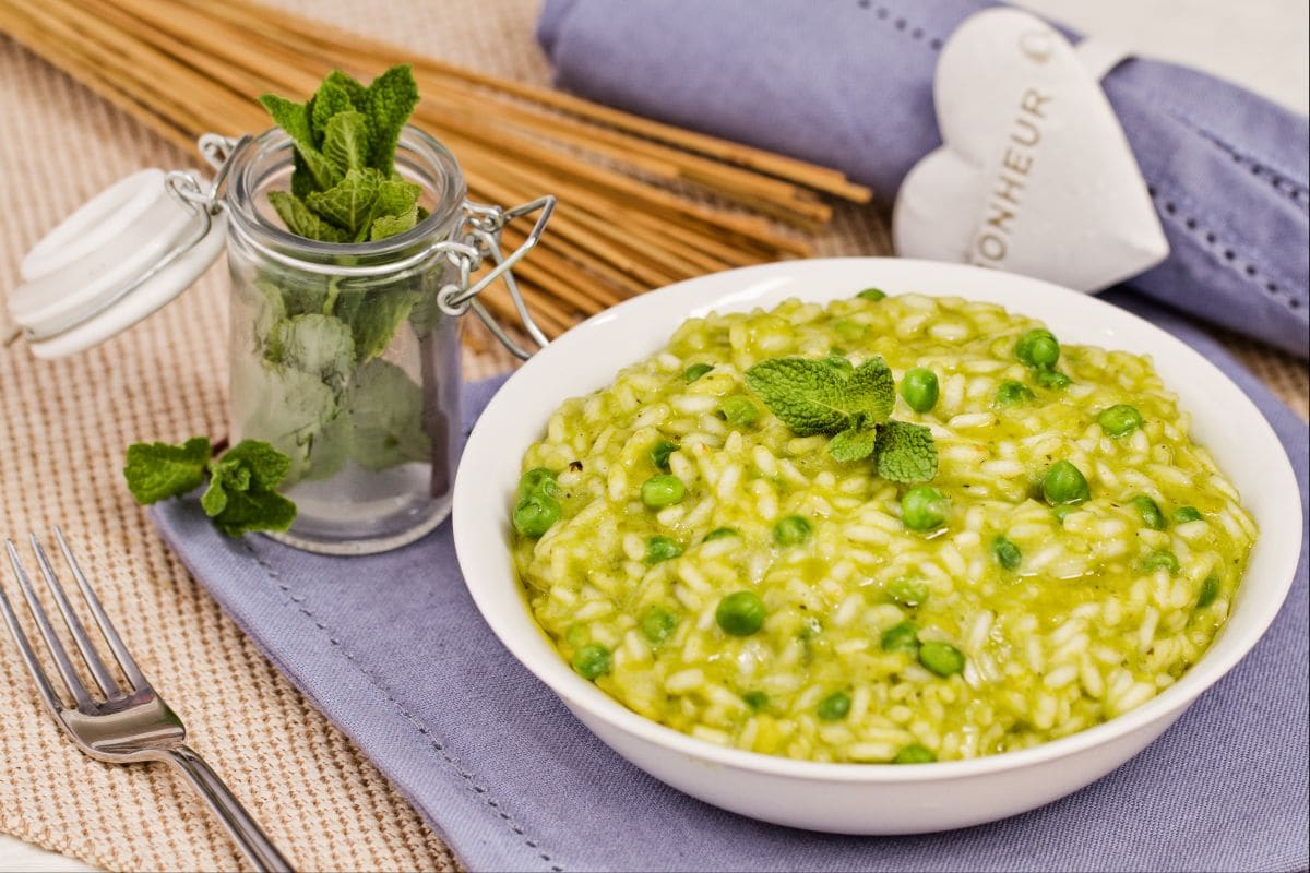 Risoto com ervilhas e hortelã