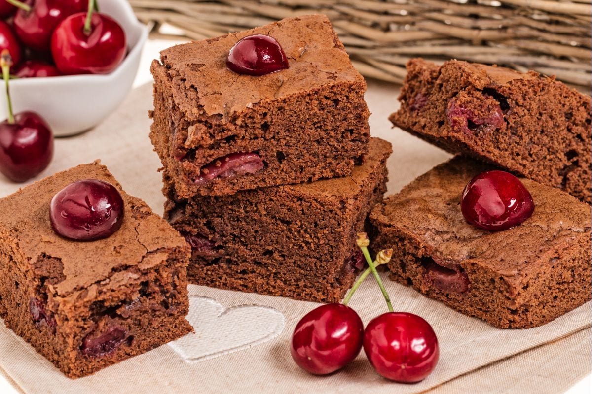 Torta de chocolate e cerejas