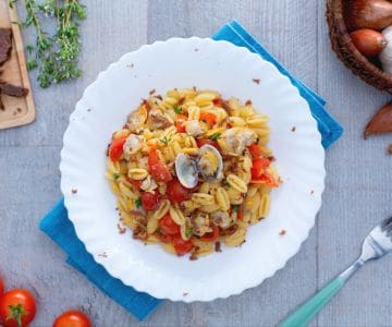 Malloreddus com mariscos, tomatinhos e bottarga de atum