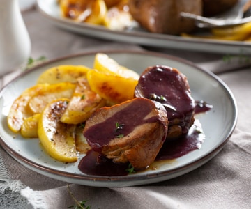 Filé mignon de porco com molho de vinho
