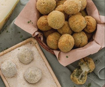 Almôndegas de alcachofra com coração cremoso