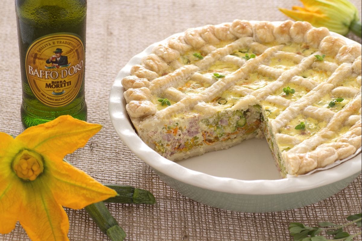 Torta salgada rústica com cerveja