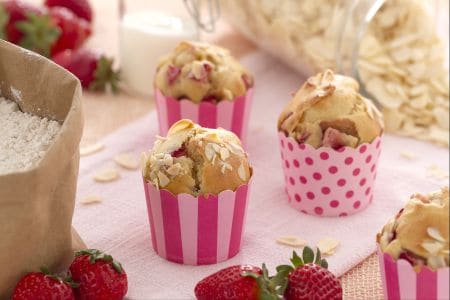 Muffin de espelta com morangos e amêndoas