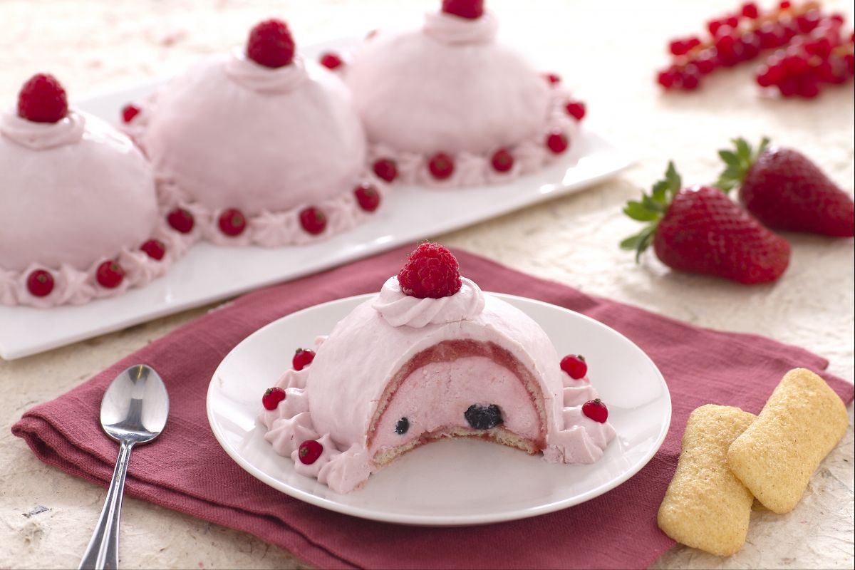 Delícias de Pavesini com frutas vermelhas