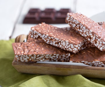 Barras de arroz tufado e chocolate