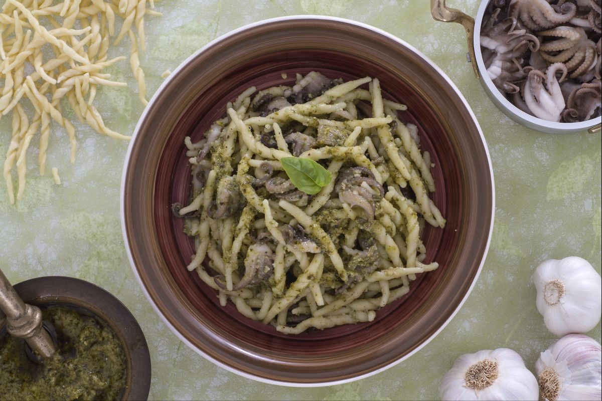 Massa com polvo e pesto