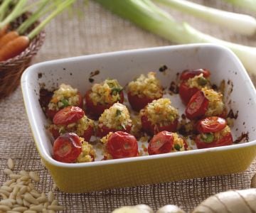 Tomatinhos gratinados recheados com bulgur