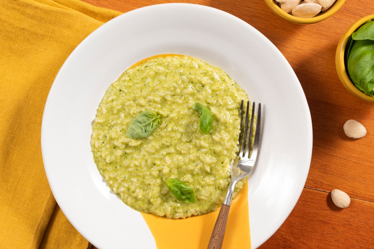 Risoto ao pesto de abobrinha e queijo de cabra
